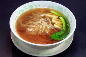 フカヒレそば（胸鰭魚翅麺）